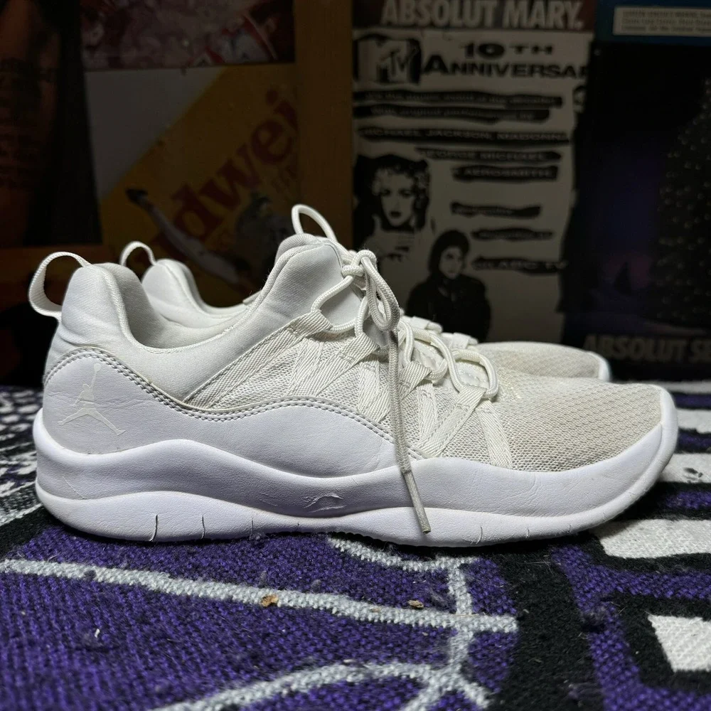 Size 6y - Jordan Deca Fly‎ GG Boys White Shoes